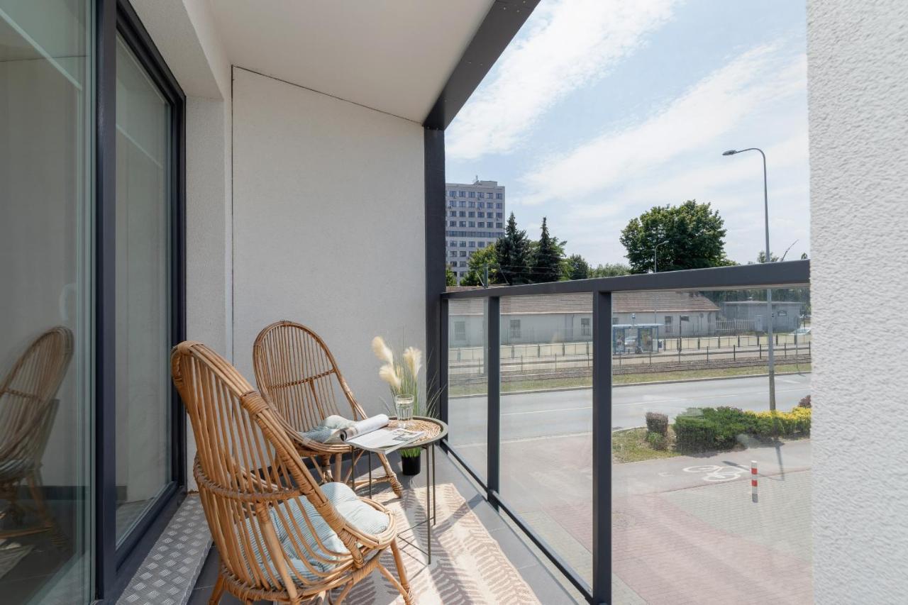Apartment With Balcony & Parking Mogilska By Renters Prestige 克拉科夫 外观 照片