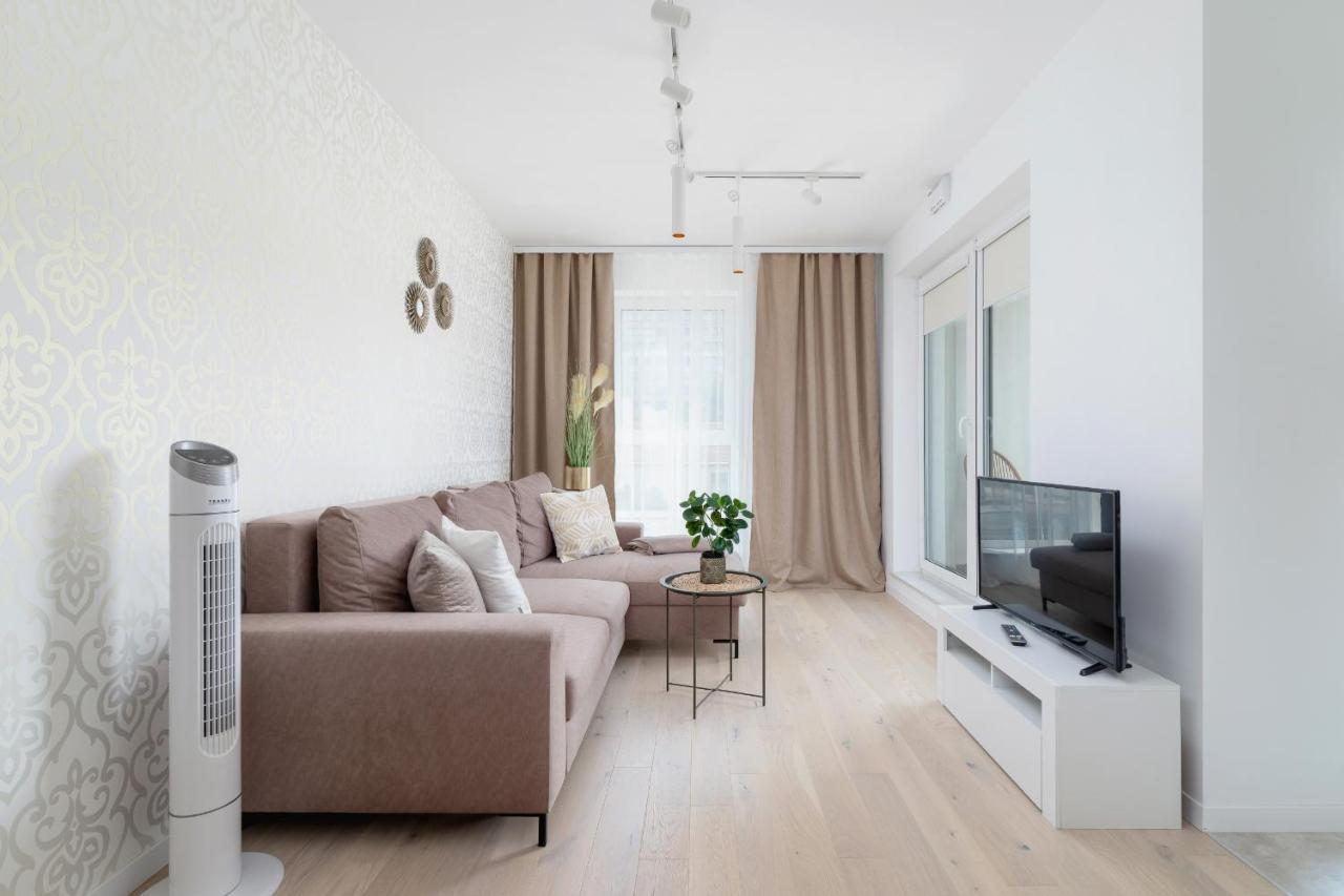 Apartment With Balcony & Parking Mogilska By Renters Prestige 克拉科夫 外观 照片