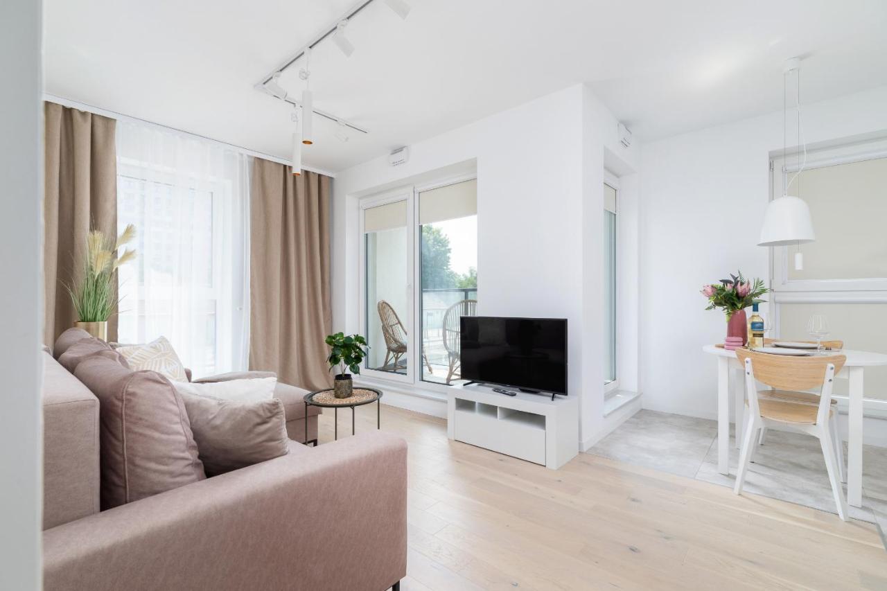 Apartment With Balcony & Parking Mogilska By Renters Prestige 克拉科夫 外观 照片