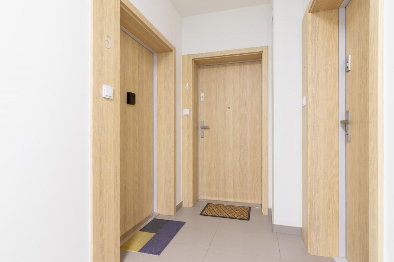 Apartment With Balcony & Parking Mogilska By Renters Prestige 克拉科夫 外观 照片